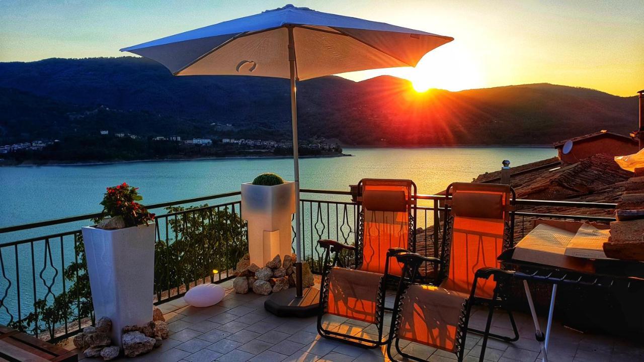 La Terrazza Sul Lago Turano Castel di Tora Exterior photo