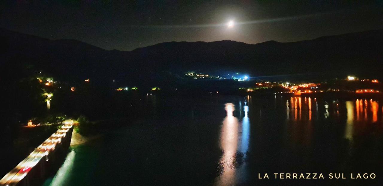 La Terrazza Sul Lago Turano Castel di Tora Exterior photo